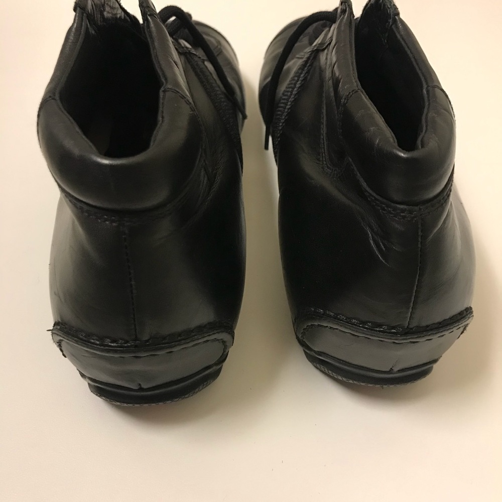 Prada Sneakers - Picture 4 of 8